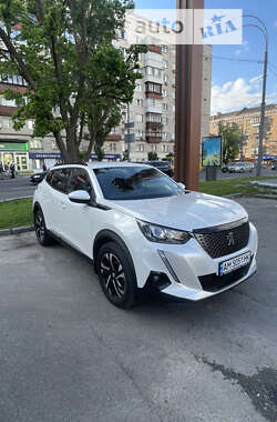 Внедорожник / Кроссовер Peugeot 2008 2020 в Киеве