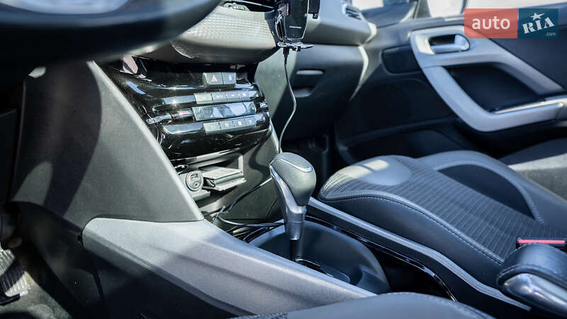 Позашляховик / Кросовер Peugeot 2008 2016 в Львові