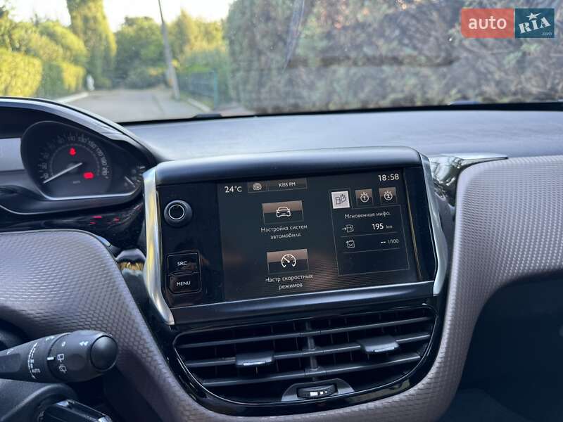 Позашляховик / Кросовер Peugeot 2008 2015 в Полтаві