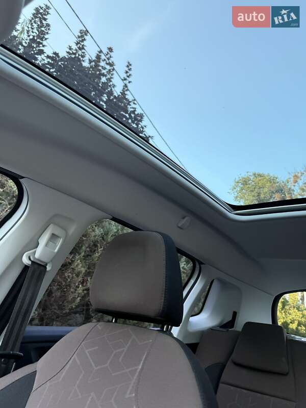 Позашляховик / Кросовер Peugeot 2008 2015 в Полтаві