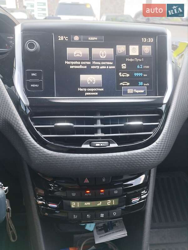 Внедорожник / Кроссовер Peugeot 2008 2016 в Ирпене