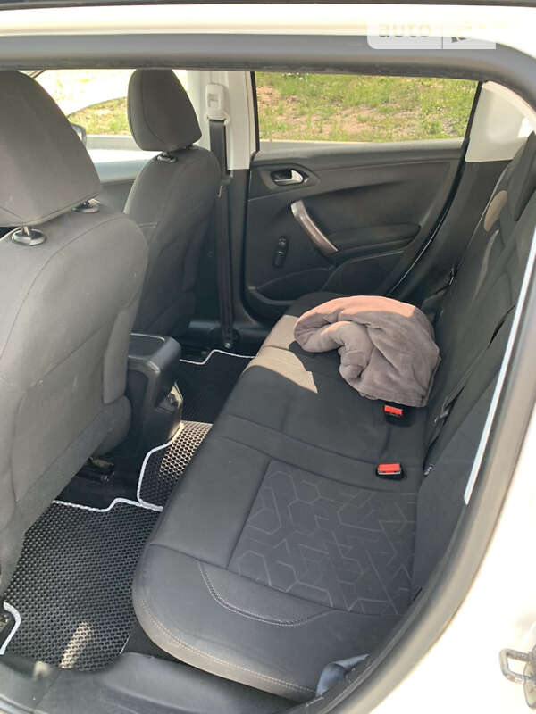 Внедорожник / Кроссовер Peugeot 2008 2014 в Винниках фото 9 Внедорожник / Кроссовер Peugeot 2008 2014 в Винниках