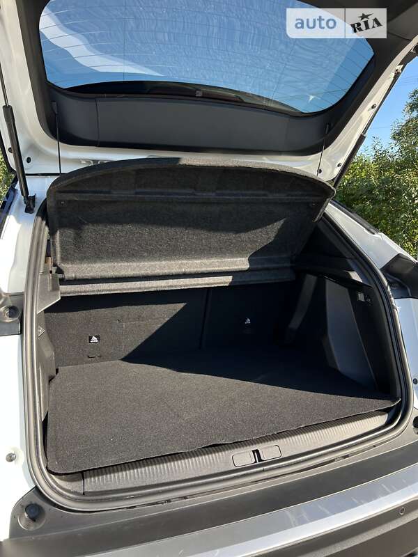 Внедорожник / Кроссовер Peugeot 2008 2022 в Львове