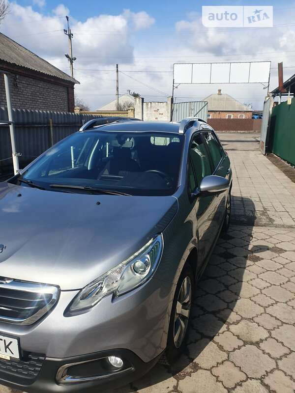Внедорожник / Кроссовер Peugeot 2008 2016 в 