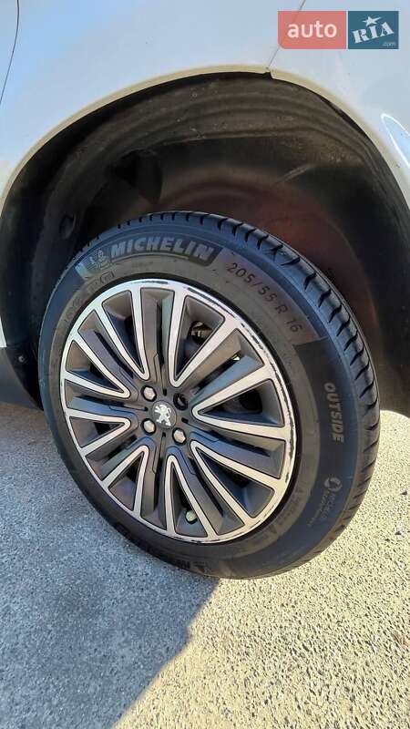 Позашляховик / Кросовер Peugeot 2008 2019 в Києві