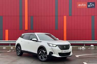 Внедорожник / Кроссовер Peugeot 2008 2020 в Киеве