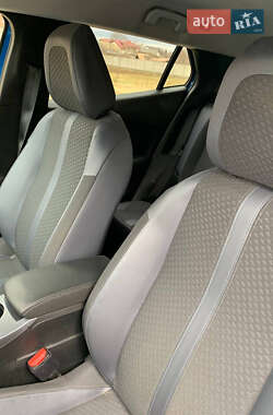 Внедорожник / Кроссовер Peugeot 2008 2020 в 