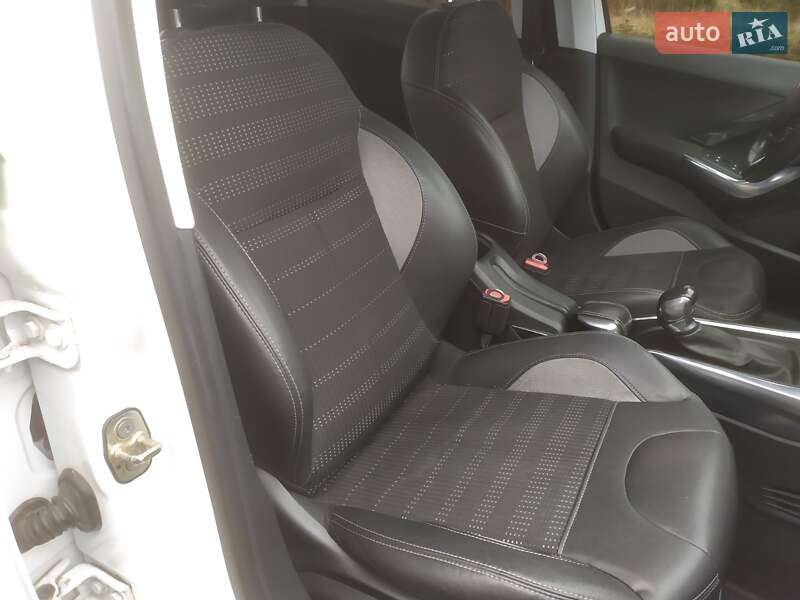 Позашляховик / Кросовер Peugeot 2008 2014 в Бродах