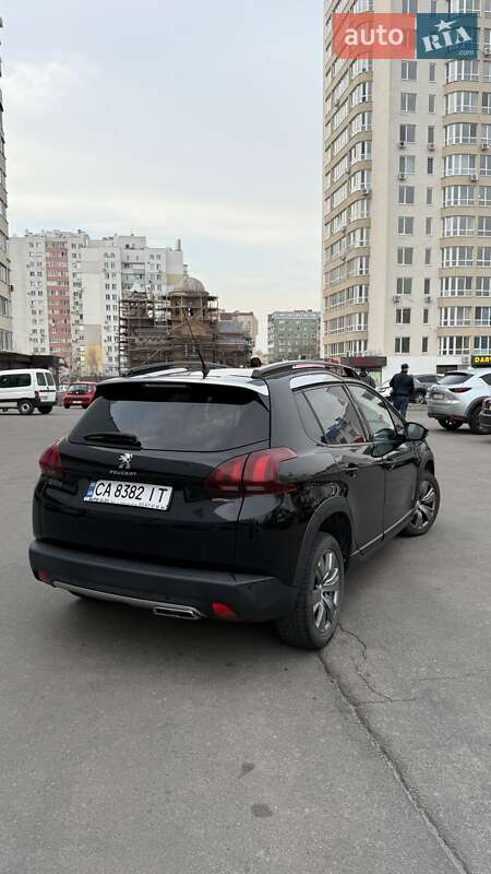 Позашляховик / Кросовер Peugeot 2008 2016 в 