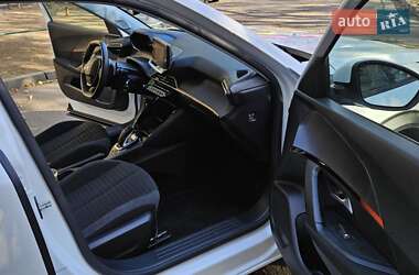 Внедорожник / Кроссовер Peugeot 2008 2021 в 