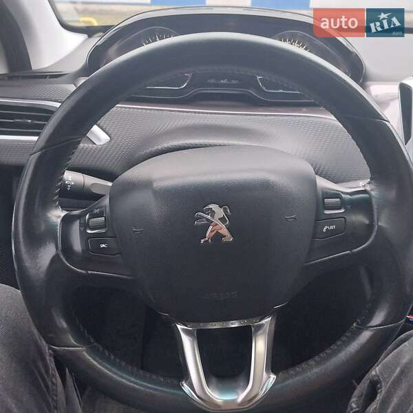 Внедорожник / Кроссовер Peugeot 2008 2014 в Львове