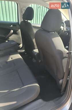 Внедорожник / Кроссовер Peugeot 2008 2016 в 
