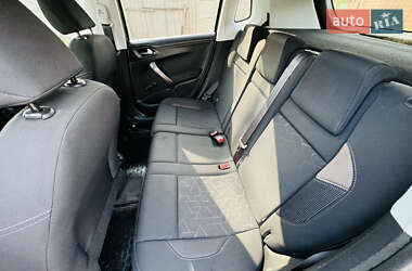 Позашляховик / Кросовер Peugeot 2008 2013 в 