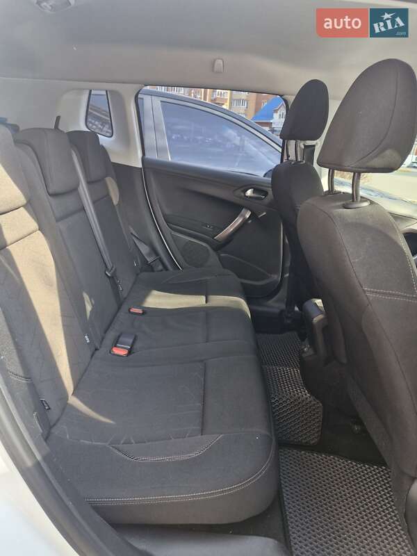 Позашляховик / Кросовер Peugeot 2008 2014 в Ірпені