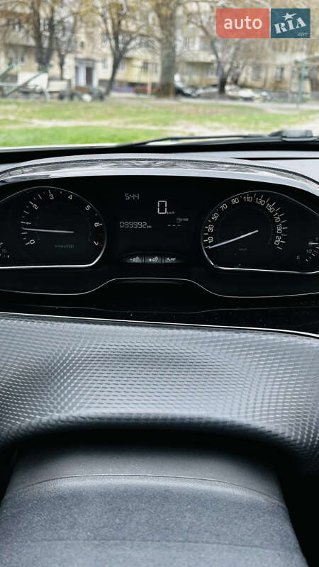 Позашляховик / Кросовер Peugeot 2008 2014 в Черкасах
