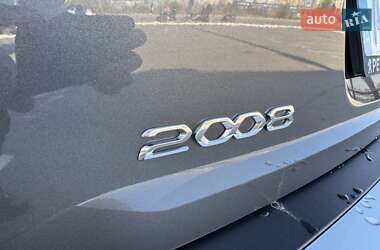 Внедорожник / Кроссовер Peugeot 2008 2020 в 