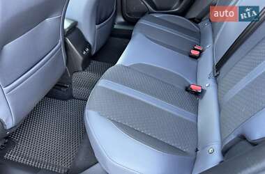 Внедорожник / Кроссовер Peugeot 2008 2020 в 