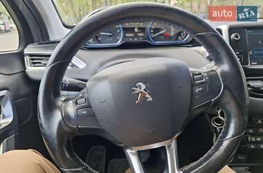 Позашляховик / Кросовер Peugeot 2008 2018 в 