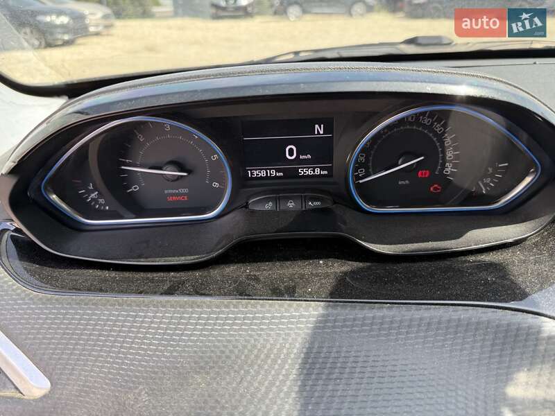 Позашляховик / Кросовер Peugeot 2008 2015 в Львові