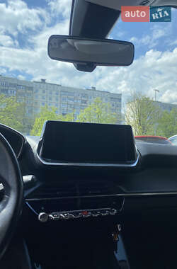 Внедорожник / Кроссовер Peugeot 2008 2020 в 