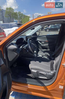 Внедорожник / Кроссовер Peugeot 2008 2020 в 