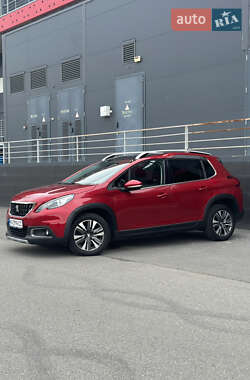 Внедорожник / Кроссовер Peugeot 2008 2017 в 