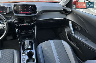 Позашляховик / Кросовер Peugeot 2008 2020 в 