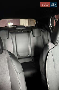 Внедорожник / Кроссовер Peugeot 2008 2023 в Мироновке