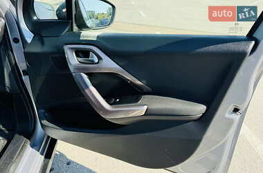 Внедорожник / Кроссовер Peugeot 2008 2013 в 