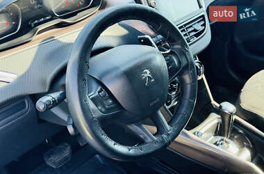 Позашляховик / Кросовер Peugeot 2008 2013 в 