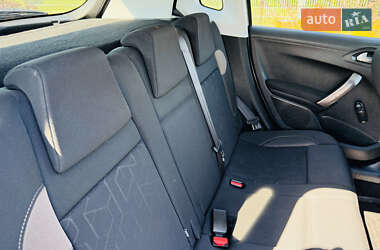 Позашляховик / Кросовер Peugeot 2008 2013 в 