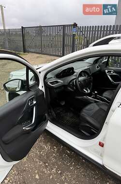 Внедорожник / Кроссовер Peugeot 2008 2013 в 