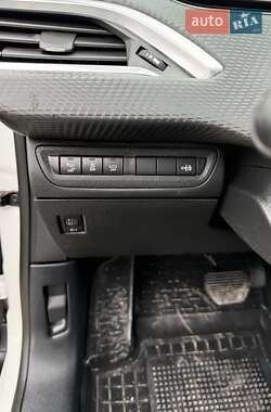Внедорожник / Кроссовер Peugeot 2008 2013 в 
