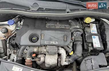 Внедорожник / Кроссовер Peugeot 2008 2013 в 