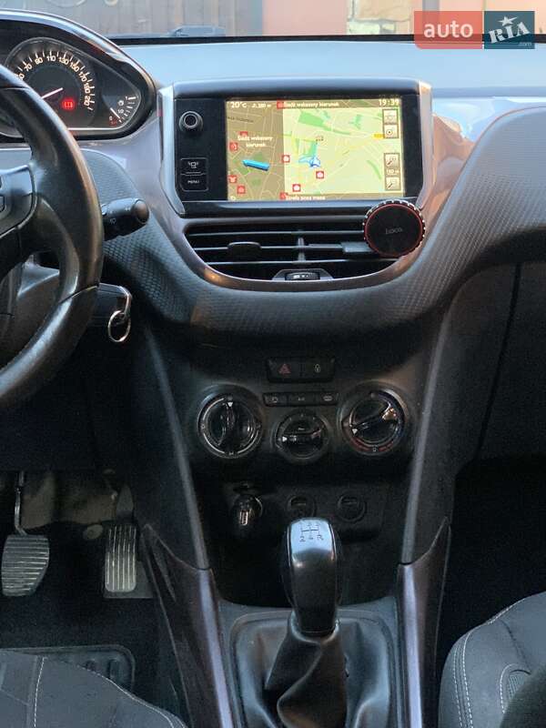 Позашляховик / Кросовер Peugeot 2008 2014 в Городку