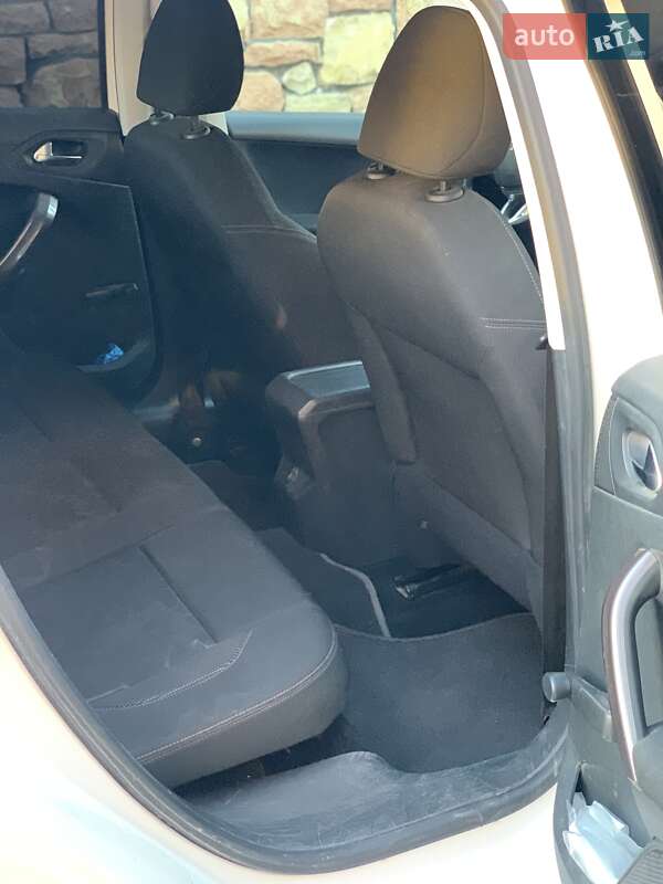 Позашляховик / Кросовер Peugeot 2008 2014 в Городку