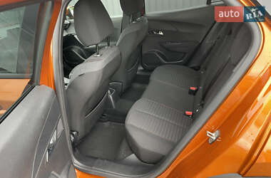 Внедорожник / Кроссовер Peugeot 2008 2021 в 