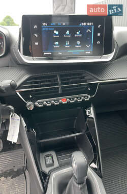 Внедорожник / Кроссовер Peugeot 2008 2021 в 