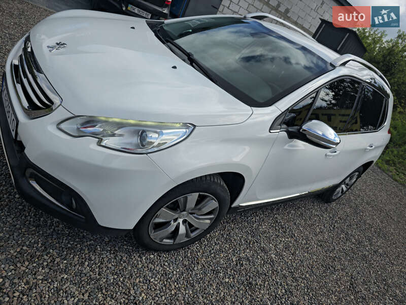 Позашляховик / Кросовер Peugeot 2008 2015 в Сарнах