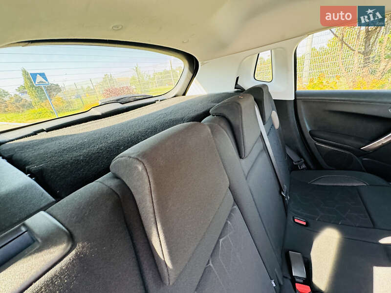 Позашляховик / Кросовер Peugeot 2008 2013 в Харкові