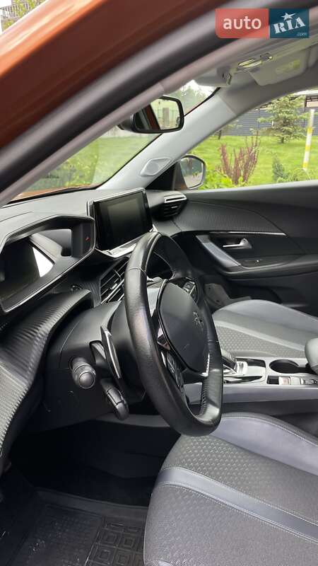 Позашляховик / Кросовер Peugeot 2008 2020 в Дніпрі