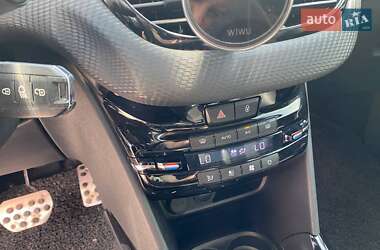 Внедорожник / Кроссовер Peugeot 2008 2015 в 