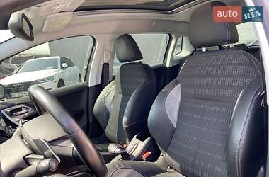 Внедорожник / Кроссовер Peugeot 2008 2015 в 