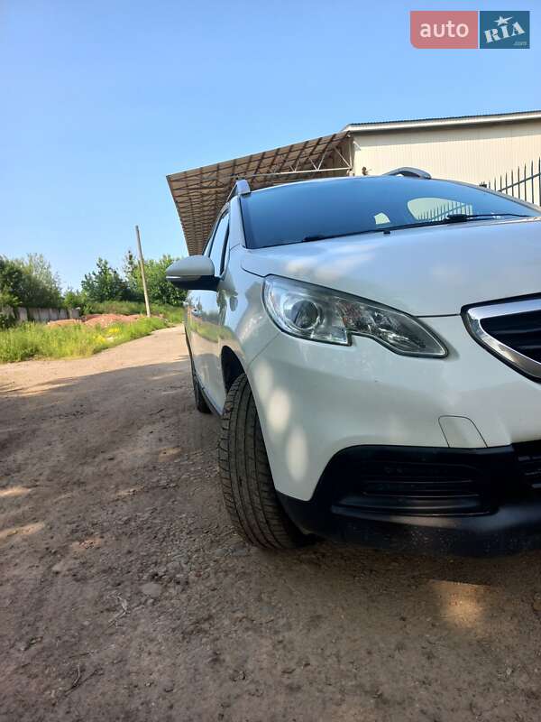 Позашляховик / Кросовер Peugeot 2008 2015 в Івано-Франківську