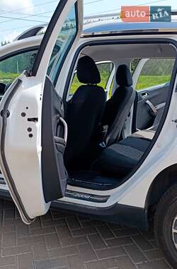Внедорожник / Кроссовер Peugeot 2008 2016 в 