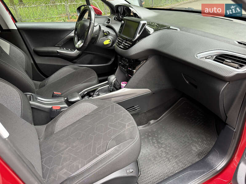 Позашляховик / Кросовер Peugeot 2008 2017 в Ніжині