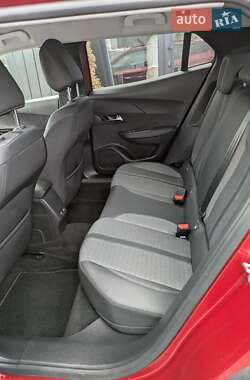 Позашляховик / Кросовер Peugeot 2008 2022 в 