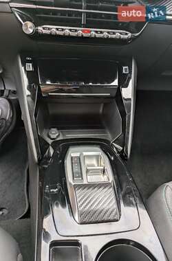 Позашляховик / Кросовер Peugeot 2008 2022 в 
