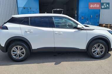 Внедорожник / Кроссовер Peugeot 2008 2021 в 