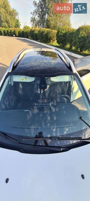 Позашляховик / Кросовер Peugeot 2008 2017 в Києві фото 2 Позашляховик / Кросовер Peugeot 2008 2017 в Києві